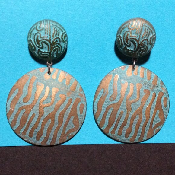 Oversized Patina Vibe Cool Earrings '80s Disc Dangles #RetroChic #VintageVibes - Picture 3 of 3